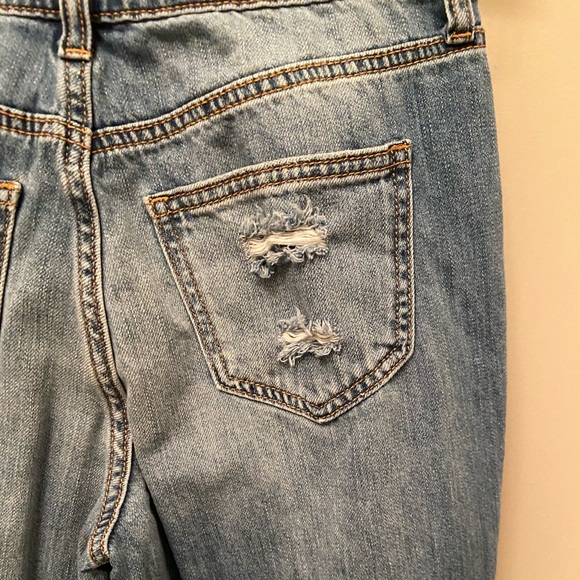 Fashionova Distressed Boyfriend Jeans. Light wash, size 5(27/28). NWOT. - Picture 5 of 5